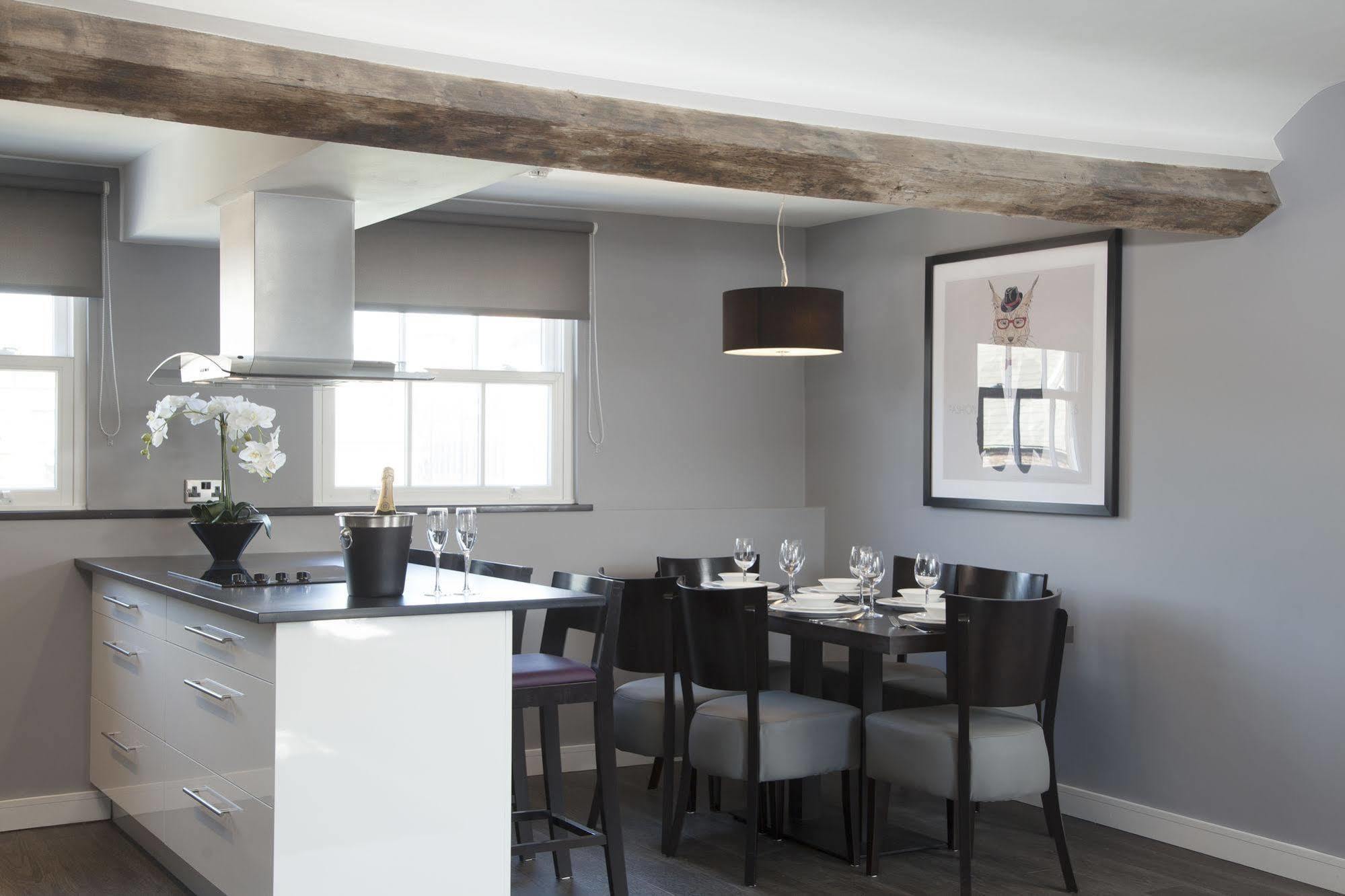 Epic Duke Street Aparthotel